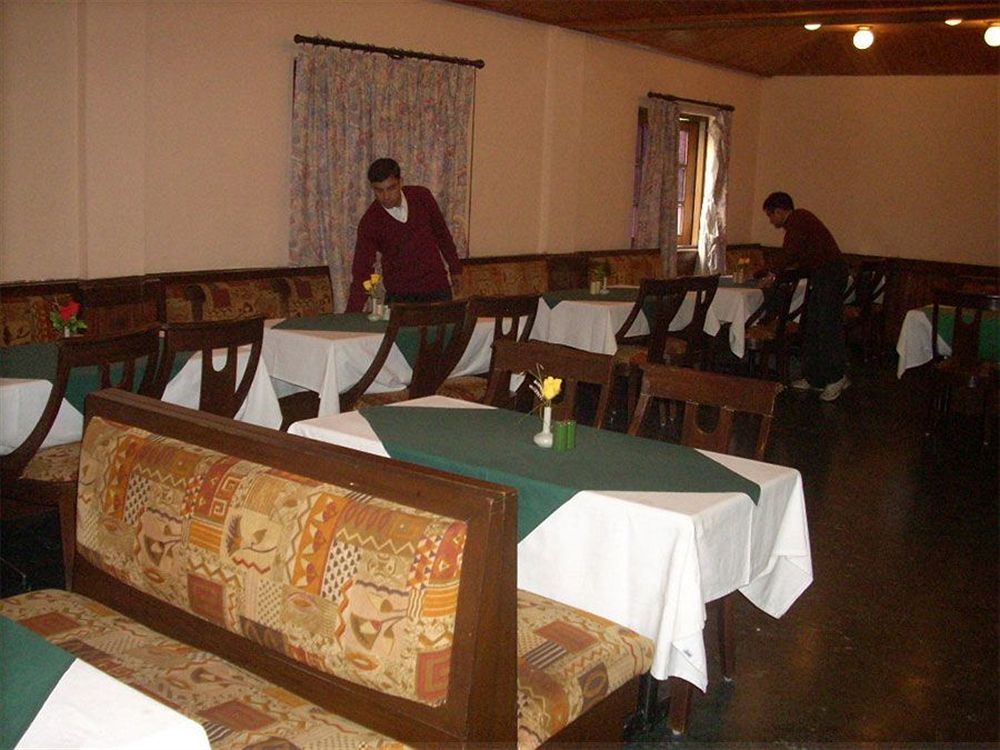 Hotel Snow Princess Manāli Exteriör bild